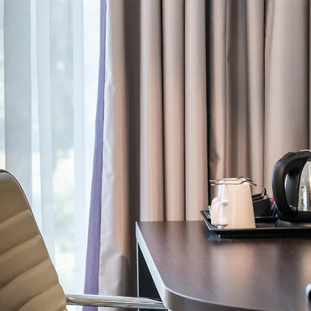 Express - Centre Hotel 3*