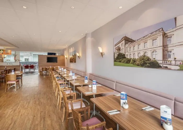 Express - Centre 酒店 3*